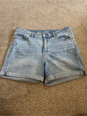 Old Navy Light Wash Denim Roll-Cuff Shorts